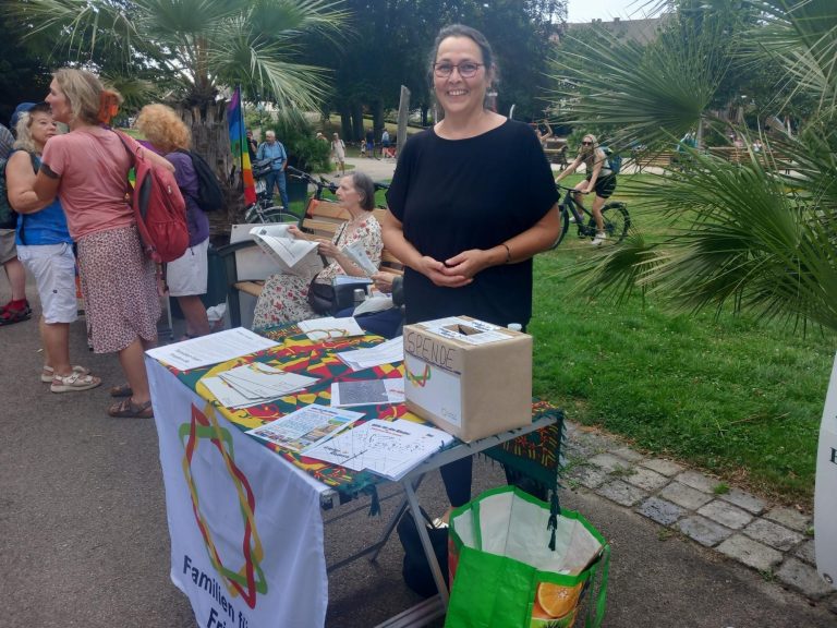 Vereins-Stand auf dem Friedensfest Freiburg